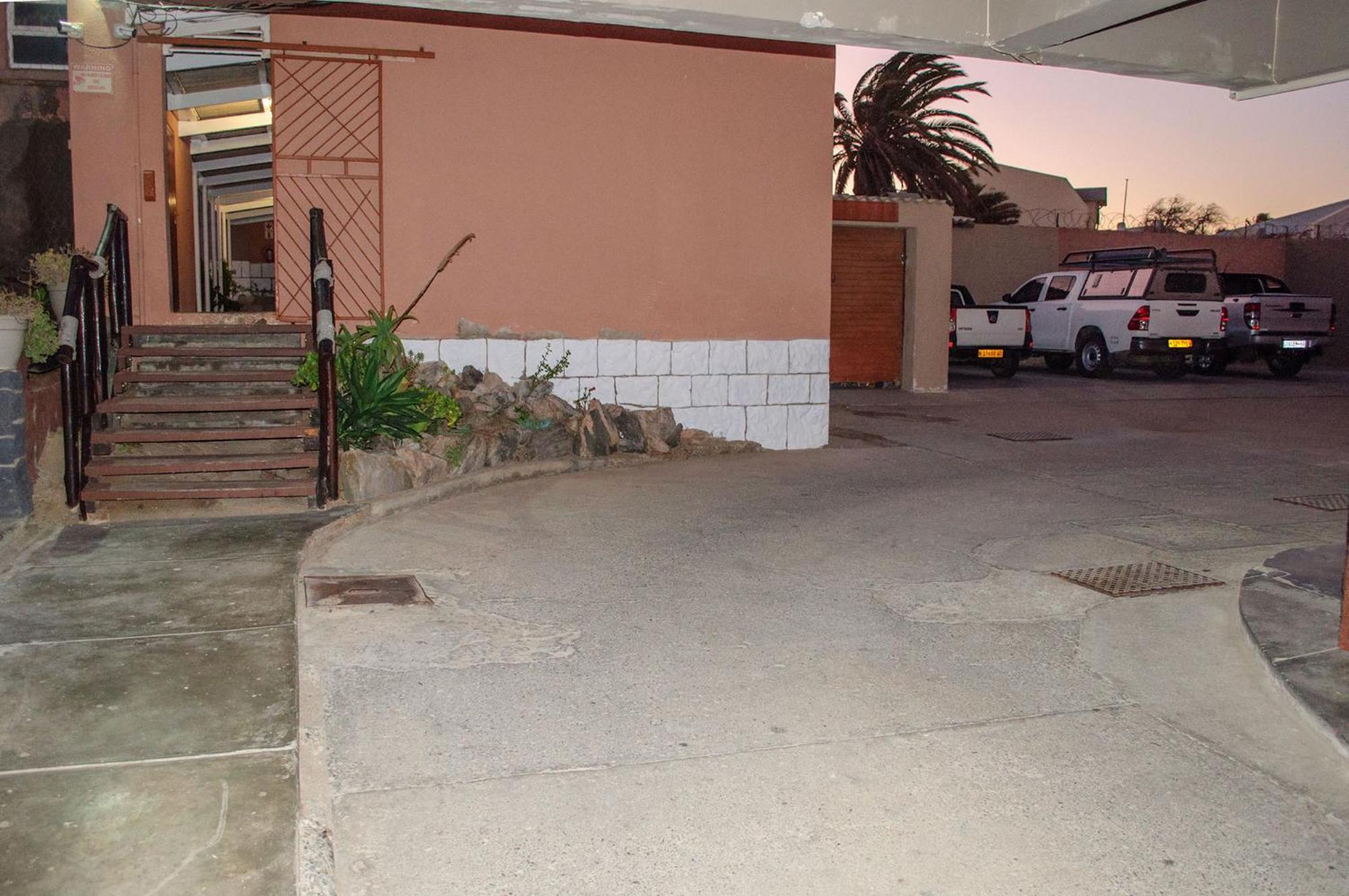 Oceanlife Guesthouse And Restaurant Luederitz Экстерьер фото